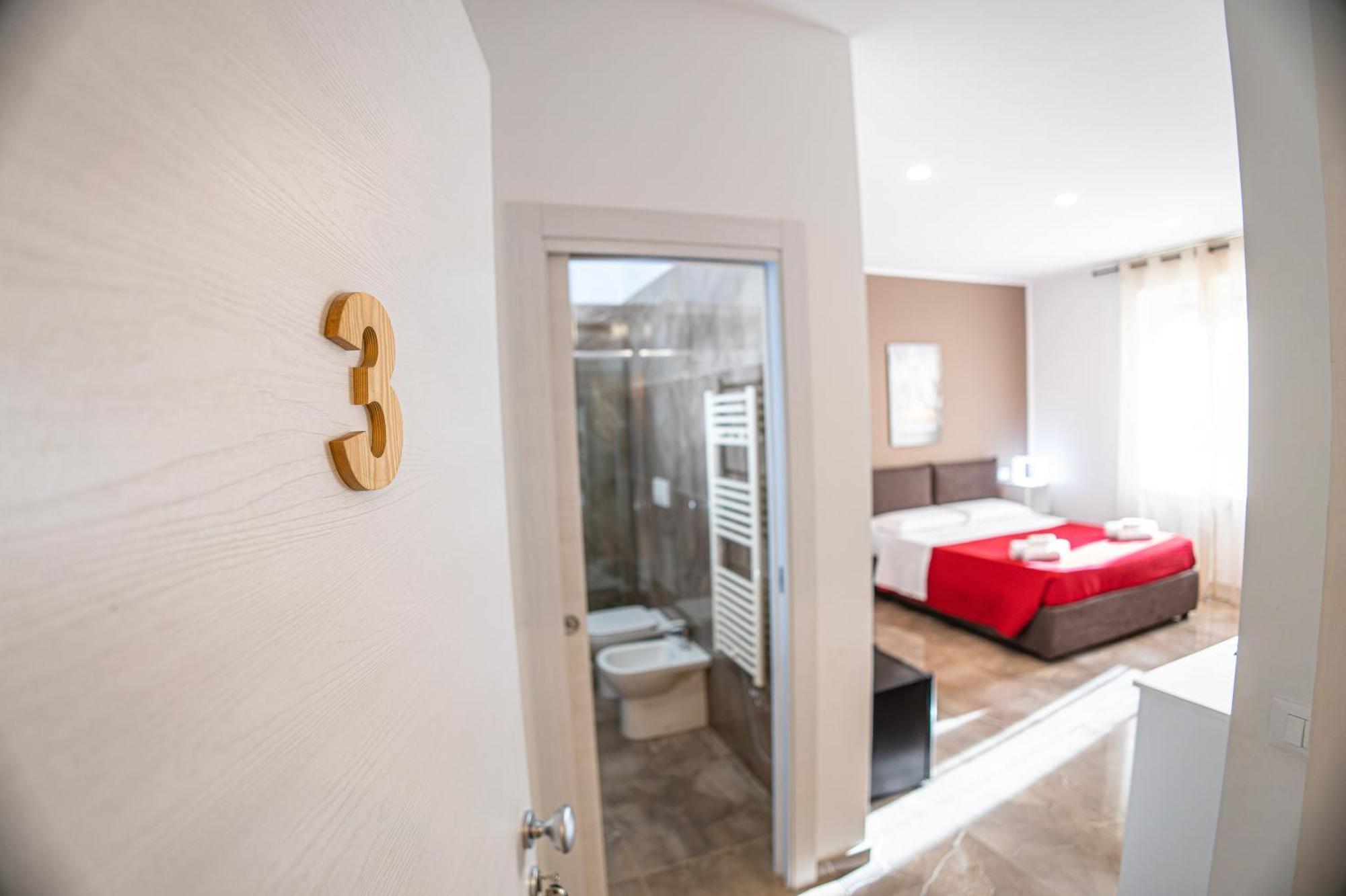 Suebi Rooms And Appartament 泰尔莫利 外观 照片